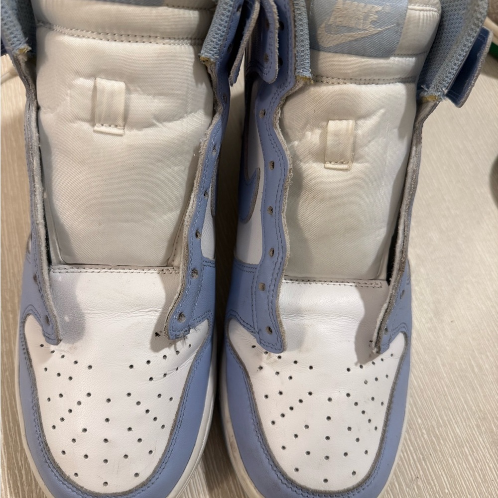 Nike High-Top Sneakers in White and Blue